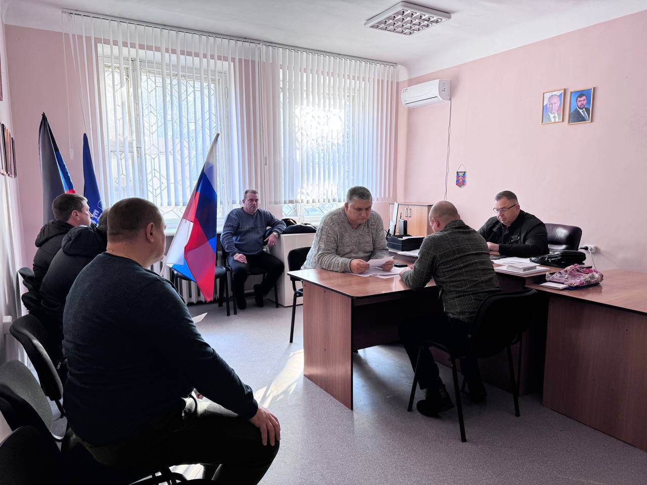 Глава муниципального образования городской округ Иловайск Зубов Денис Александрович провел рабочее совещание с представителем ГУП ДНР &quot;Вода Донбасса&quot; и главным врачом Узловой больницы ст. Иловайск. .