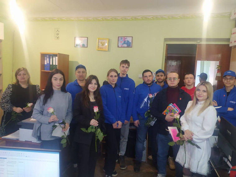 Поздравление женщин на рабочих местах💐🌺. Поздравление женщин на рабочих местах💐🌺.